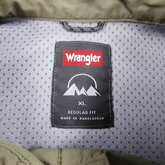 Wrangler Shirt Mens XL Green Short Sleeve Regular Fit Button Down Hiking Pockets - Picture 2 of 16